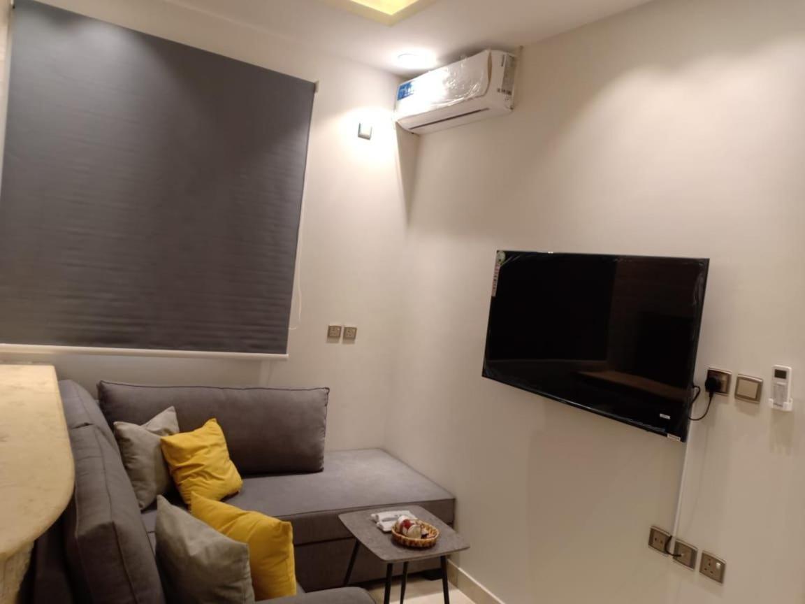 Apartment Dorm Story For *